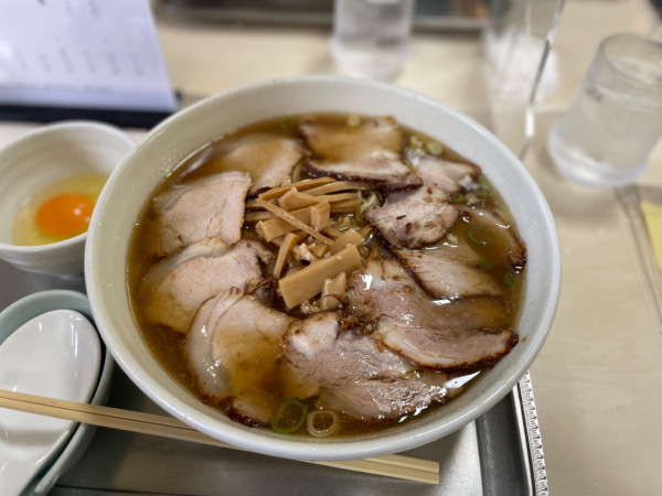 「チャーシュー麺 ¥1430 生玉子 ¥50」@永福町大勝軒の写真