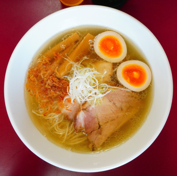 「味玉 塩 らぁ麺＋瓶ビール小」@らぁ麺 松しんの写真
