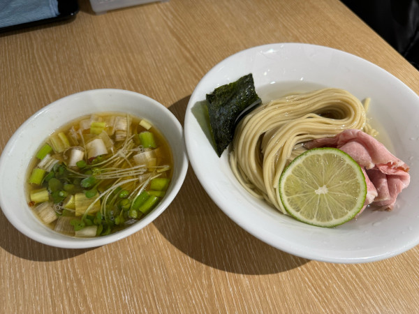 「昆布水つけ麺 白　950円」@一番だしラーメン しんせんの写真