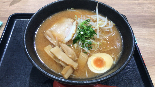 「上里味噌らーめん　880円」@蔵仕込らーめん KURA 上里SA店の写真