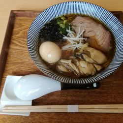 ４周年限定牡蠣ラーメン
