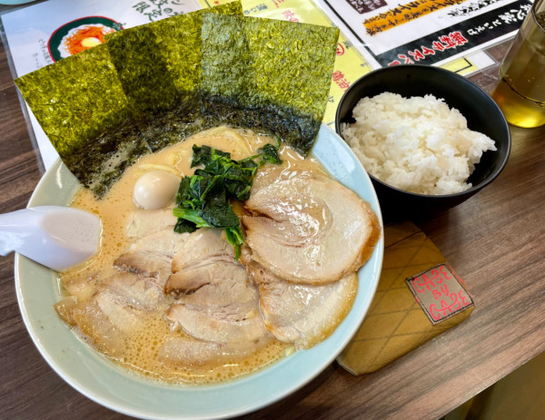 「チャーシューメン＋大盛無料＋ご飯無料」@南摂津魂心家の写真