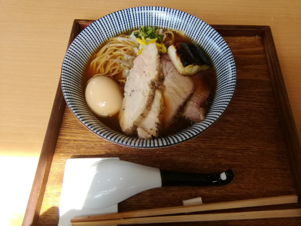 「特製鴨醤油ラーメン(1300円)」@麺屋 玄洋の写真