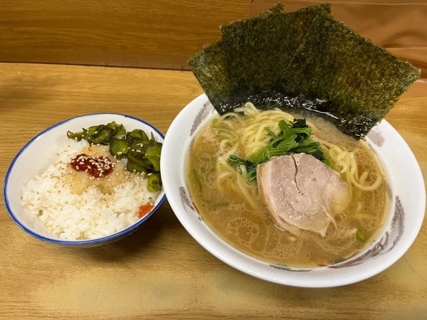「ラーメン(並)＋ライス」@たかさご家 本店の写真