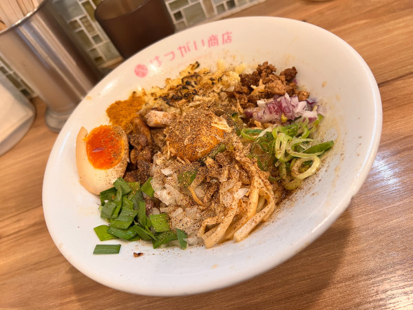 「【限定】カズ店長のまぜそば」@はつがい商店の写真