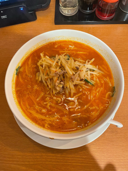 「秘伝の辛味噌ラーメン(610円)」@日高屋 根岸駅前店の写真