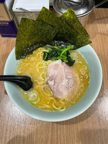 「ラーメン(800円)」@千家 根岸店の写真