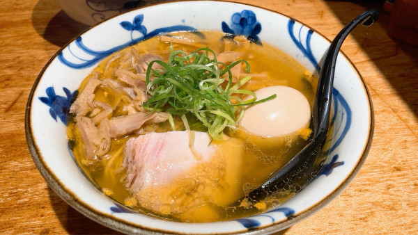 「煮卵付き鶏そば塩」@麺ハウス こもれ美の写真