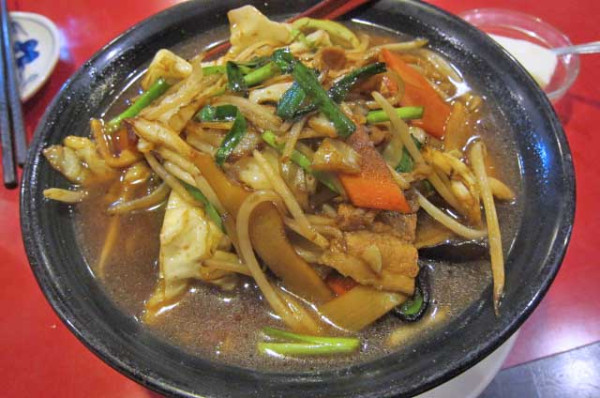 「野菜たっぷりラーメン　750円」@花彫酒家の写真