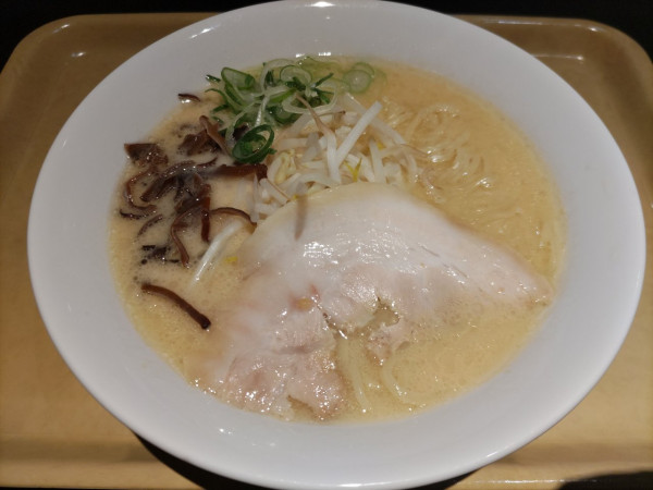 「極豚骨ラーメン」@POPUPラーメン 麺屋うるとらの写真