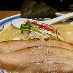 鶏白湯特製ラーメン
