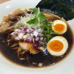 超濃厚しょうゆ　ワンタン