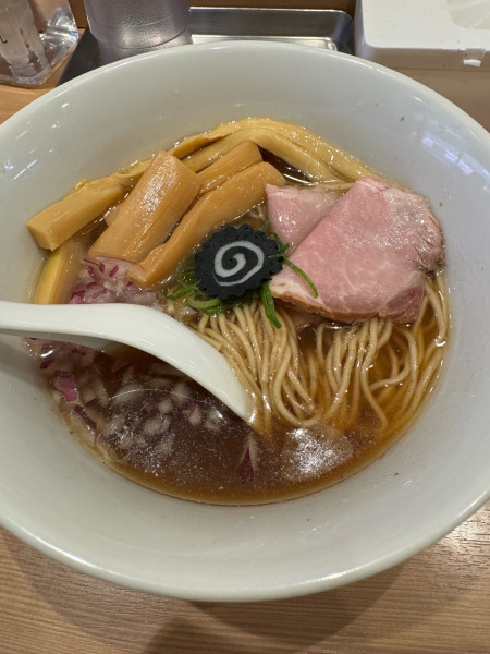 「煮干しラーメン」@らぁ麺 はやし田 赤羽店の写真