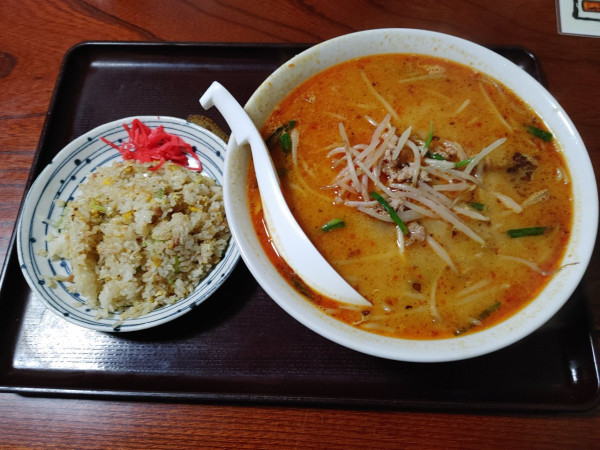 「辛みそラーメン　800円」@いちばんの写真