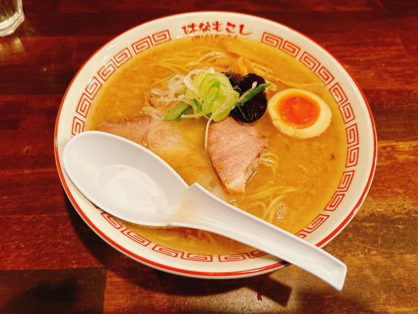 「豚そばレザレクション＋博多の玉」@麺道はなもこしの写真