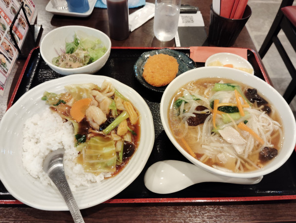 「パワーランチ　　サンマー麺＋五目中華丼　　870円」@中国料理 黒龍 麺百花の写真