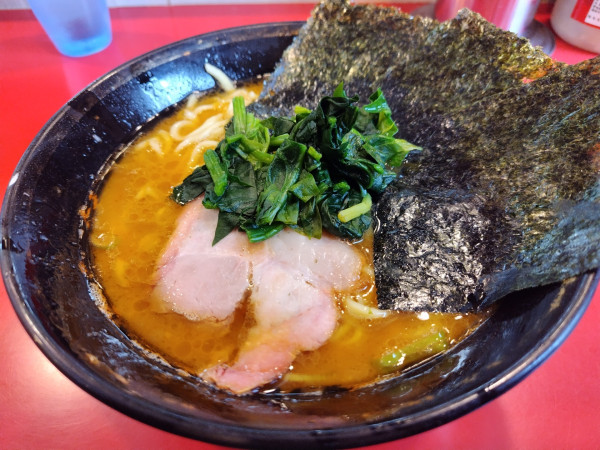 「ラーメン　：硬め」@家系総本山 ラーメン吉村家の写真