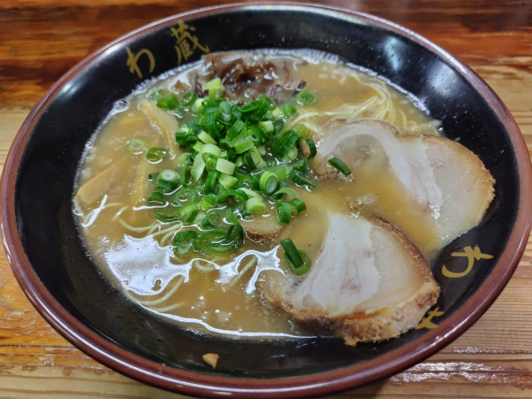「わくらーめん :かた麺」@博多とんこつラーメン わ蔵 歌舞伎町店の写真