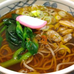 あさりと菜の花そば（550円）