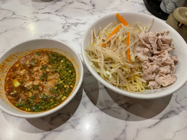 「豚しゃぶ辛つけ麺」@中華料理 雁川の写真