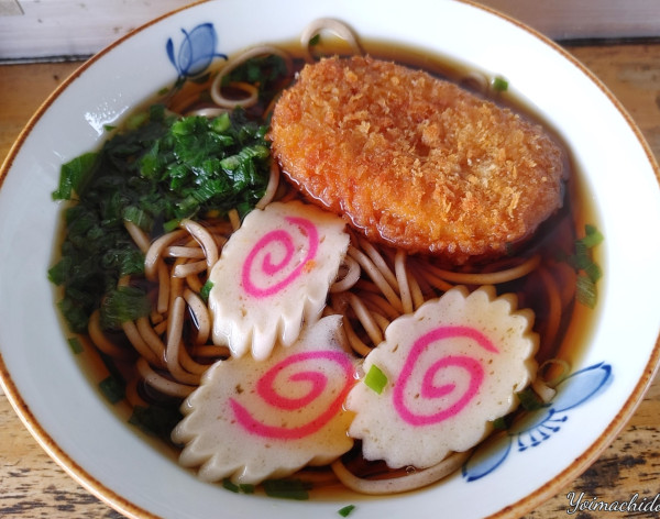 「三島のコロッケそば（490円）」@桃中軒 三島駅在来線上りホーム店の写真