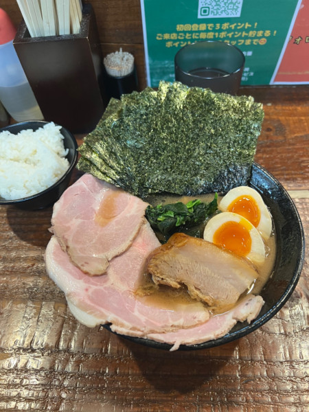 「特製ラーメン(¥1000)+ライス(¥50)」@麺家 たっとびの写真