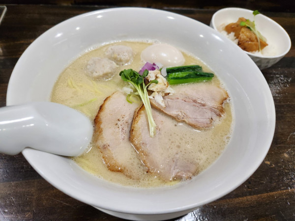 「特製鯛ラーメン　ミニチャーシュー丼」@ラーメン晃煇の写真