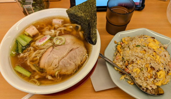 「醬油ラーメン780円半チャーハン280円」@麺屋 なが盛の写真