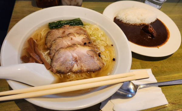 「焼豚そば　半カレー」@インディアン 池上店の写真