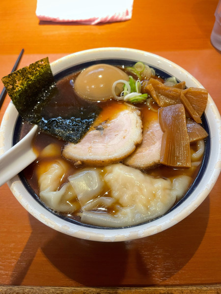 「ワンタンらーめん　醤油大盛(ランチメニュー)」@たけちゃんにぼしらーめん 調布店の写真