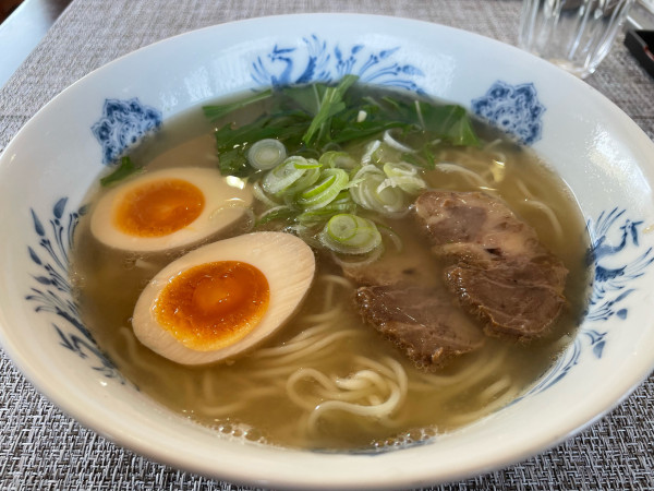 「塩ら〜めん」@らーめん陣屋の写真