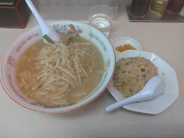 「味噌ラーメン半チャーハンセット¥950-」@手もみラーメン 福すいの写真