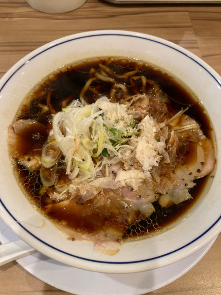 「溜り醤油らーめん¥850」@らーめん鱗 西中島店の写真