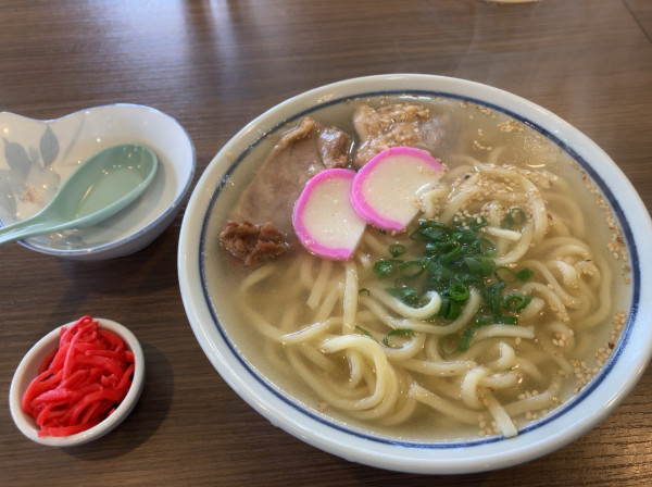 「ソーキそば　850円」@インド・ネパールレストラン mintの写真