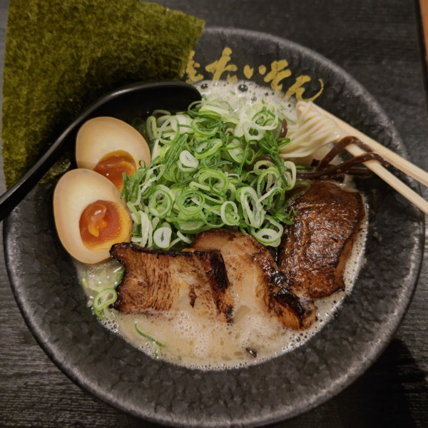 「特製濃厚豚骨（1030円）Bセット（350円）」@麺屋たいそん 春日総本店の写真