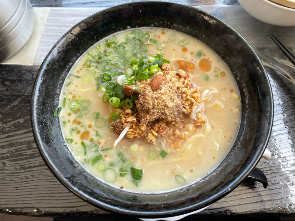 「アーモンドらぁめん」@あら木 里山の麺処と和布あそびの写真
