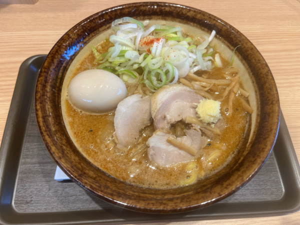 「味玉味噌ラーメン　940円」@舎鈴 入間店の写真