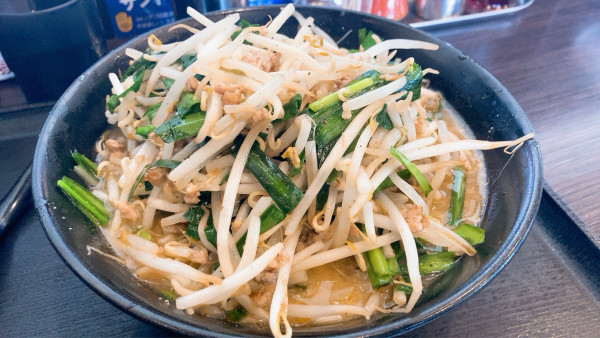 「焙煎みそニラもやしラーメン」@三勝の写真