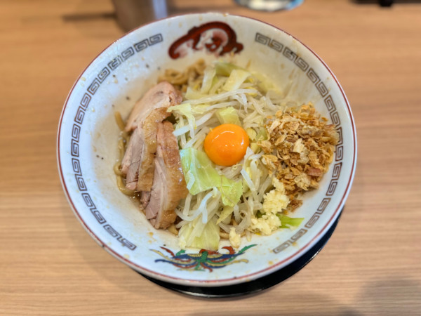 「ミニ汁なし(125g)ニンニク少し.ヤサイ少なめ 950円」@豚山 北千住東口店の写真