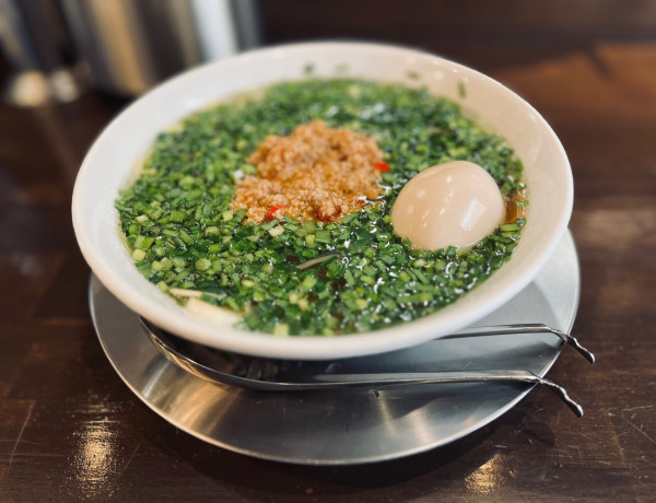 「ニラそば（￥900）＋味玉（￥120）」@自家製麺 うるちの写真