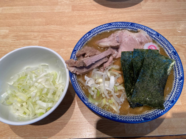 「中華半チャーシュー（太麺）＋ネギ増」@くり山の写真