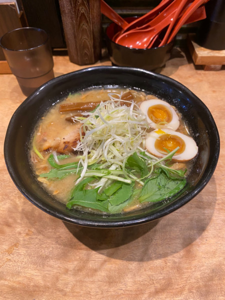 「特製鶏とんこつらぁめん」@俺の創作らぁめん 極やの写真