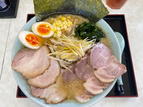 「しおネギチャーシュー麺＋味玉」@ラーメンショップ 塚崎店の写真