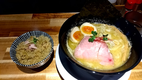 「濃厚牡蠣らぁ麺(貝だし飯ｾｯﾄ１，１２０円+味玉(１００円」@麺屋貝夢の写真