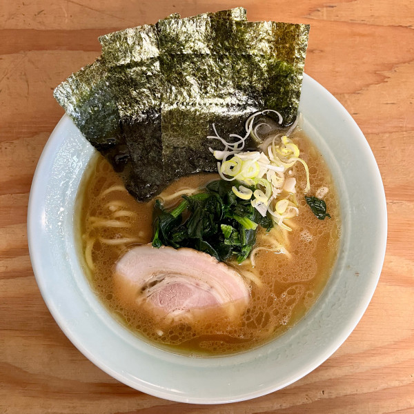 「家系ラーメン(800円)」@横浜家系ラーメン ひじり家の写真