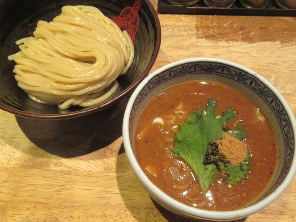 「梅つけ麺（1,090円）」@つけ麺専門店 三田製麺所 新宿西口店の写真