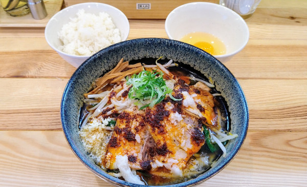 「【限定】スタミナらぁ麺(手打ち麺)+ご飯･生卵」@らぁ麺 秀登の写真