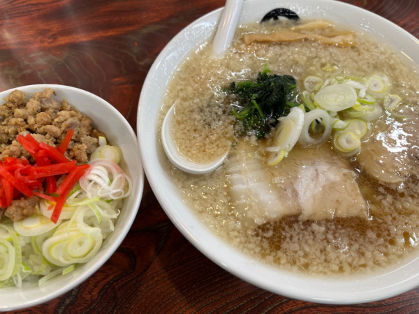 「白の中華そば+肉飯:750+300円」@伊藤商店の写真