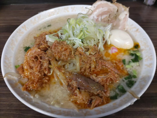 「辛ホルモンラーメン」@ラーメン 詠多の写真