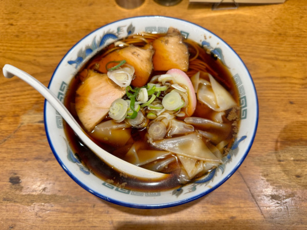 「本日の限定 ワンタンメン 1300円」@渡なべの写真